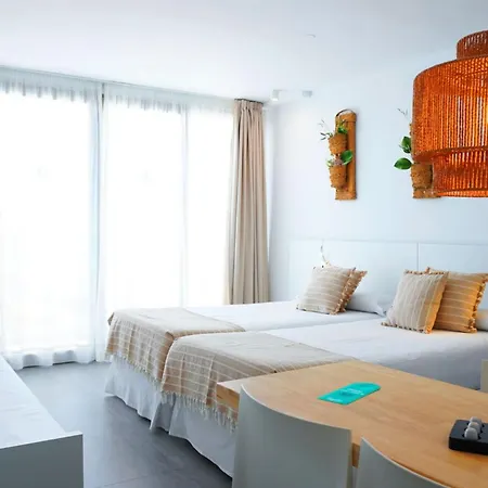 Typic Marina Playa - Adults Only